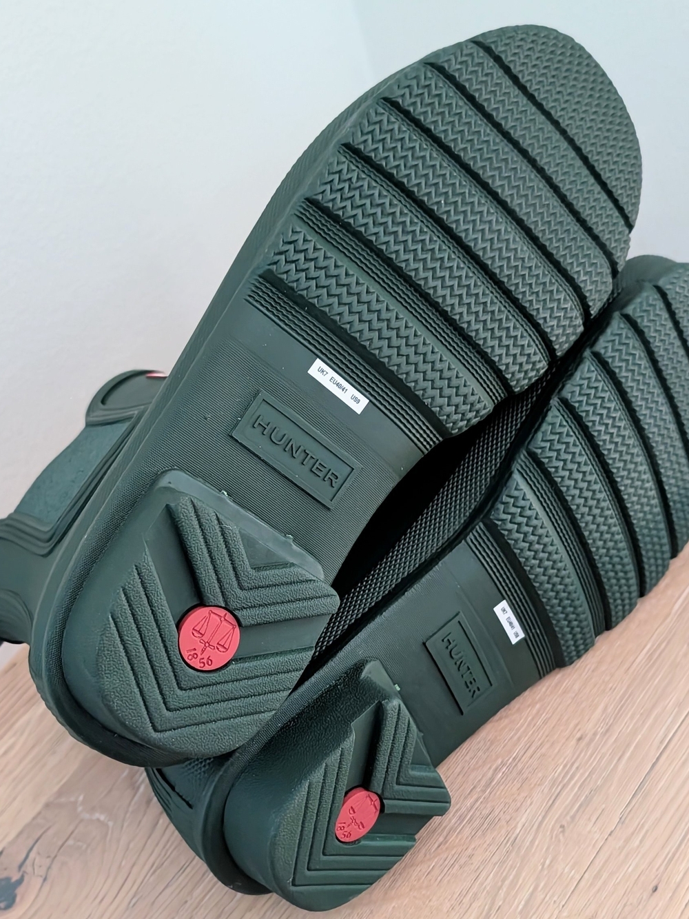 NWT Hunter Original Matte Short Chelsea Rain Boots In Hunter Green - 9 - Picture 10 of 13